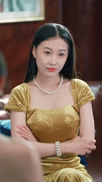 รักซ่อนกลางวังวน