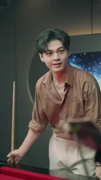 รักซ่อนกลางวังวน