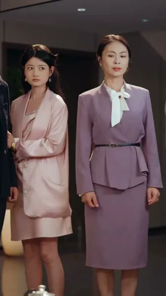 รักซ่อนกลางวังวน