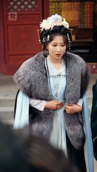 (พากย์) เกิดใหม่ ใต้แสงจันทร์ที่มืดมิด