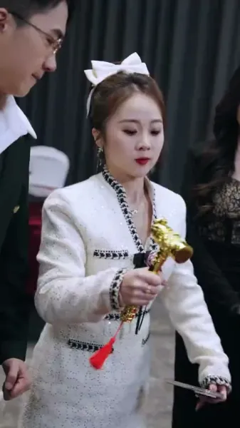 สาวน้อย ใจทรหด