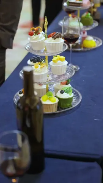 สาวน้อย ใจทรหด