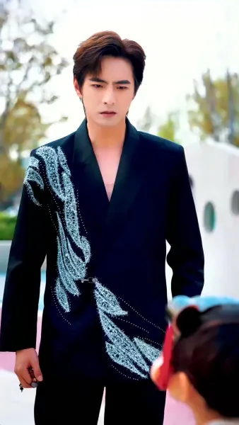 โซ่รักคล้องจันทร์