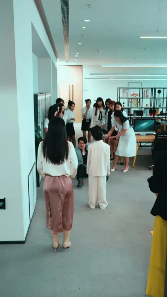 รัชทายาทในร่างเด็กหกขวบ