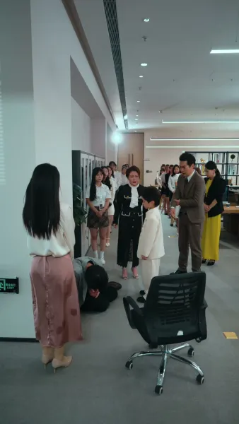 รัชทายาทในร่างเด็กหกขวบ