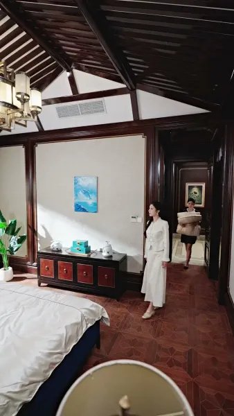 ดอกรักหลงทาง พบจันทร์ส่องใจ