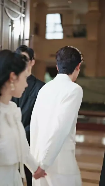 ดอกรักหลงทาง พบจันทร์ส่องใจ