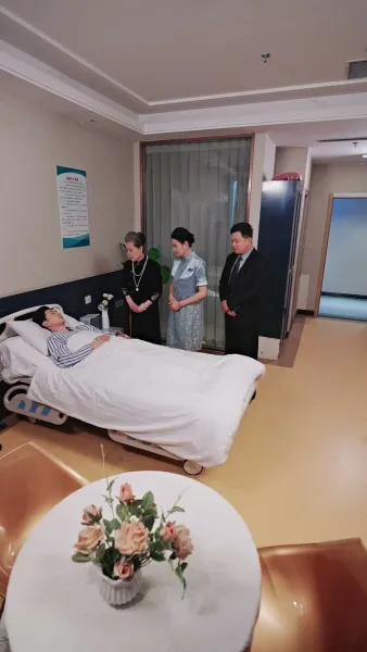 ดอกรักหลงทาง พบจันทร์ส่องใจ