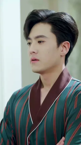 รักร้อนแรง เกินกว่าจะซ่อน