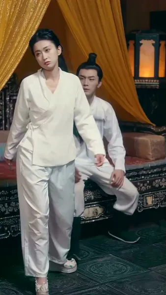 สืบรักพลิกบัลลังก์