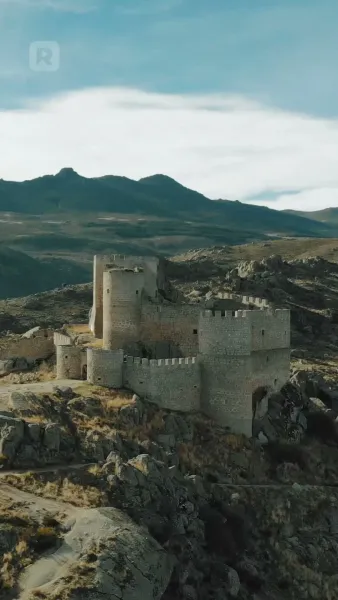 ชะตาผูกพันกับหมาป่าผู้เป็นศัตรู