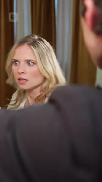 อ้อมกอดเงามายา