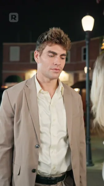 อ้อมกอดเงามายา