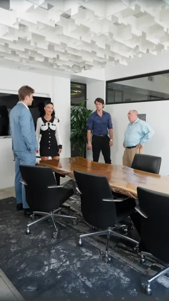 อ้อมกอดเงามายา