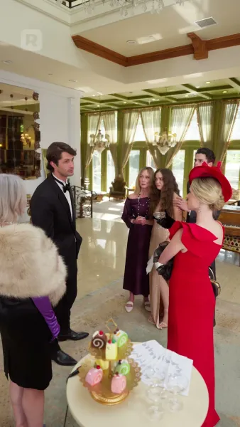 อ้อมกอดเงามายา