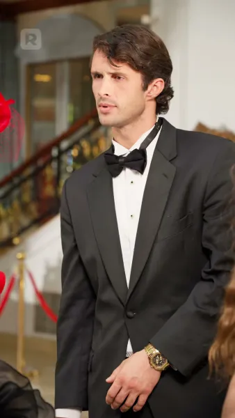 อ้อมกอดเงามายา