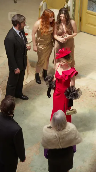 อ้อมกอดเงามายา