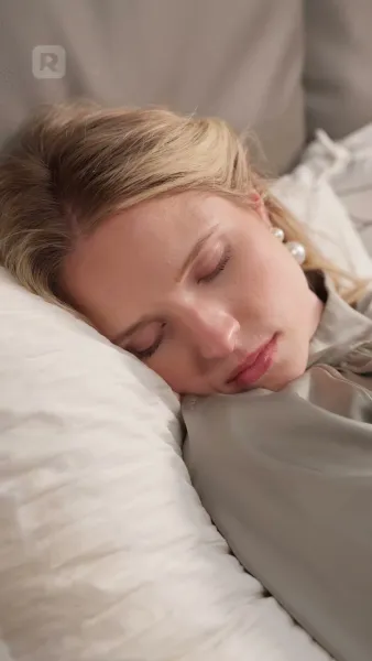 อ้อมกอดเงามายา