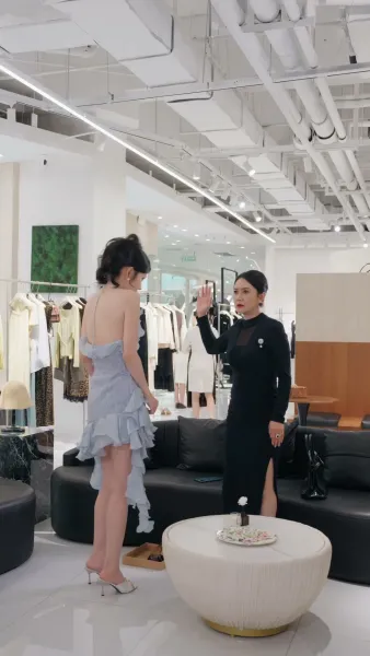 อย่าให้เธอผ่านไป