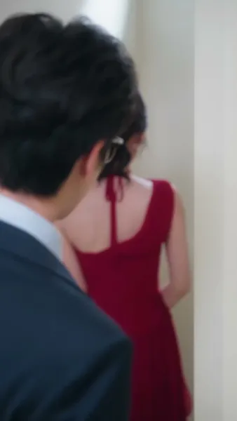 อย่าให้เธอผ่านไป