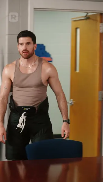 ปริศนารักใต้หมวกกัปตัน