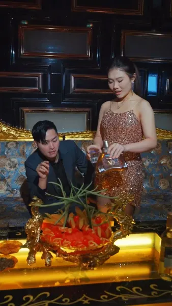 อดีตสามี หลบไป