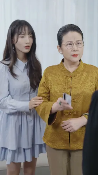 คุณหนูตกอับบังเอิญแต่งเข้าตระกูลเศรษฐี