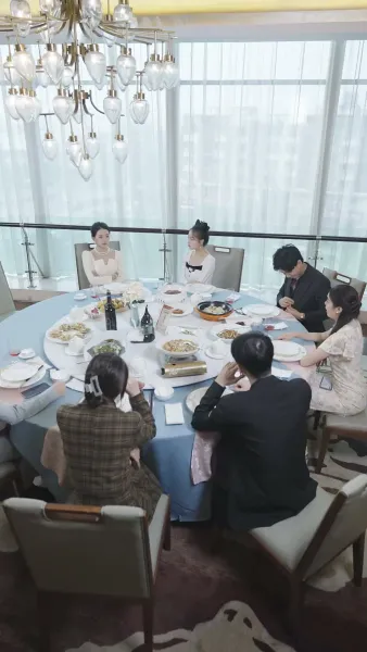 คุณหนูตกอับบังเอิญแต่งเข้าตระกูลเศรษฐี