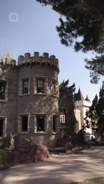 โอมเพี้ยง! คำสาปร้ายจงพ่ายรัก