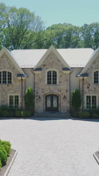 ตั้งครรภ์และแต่งงานกับดาราภาพยนตร์