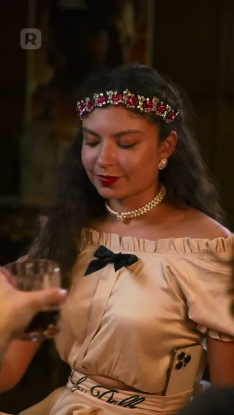 ตั้งครรภ์และแต่งงานกับดาราภาพยนตร์