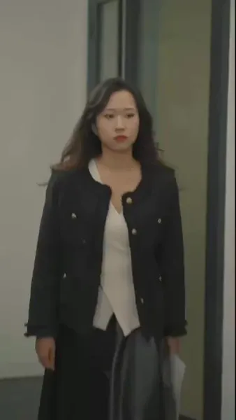  เมียสองบุคลิกของประธานลี่