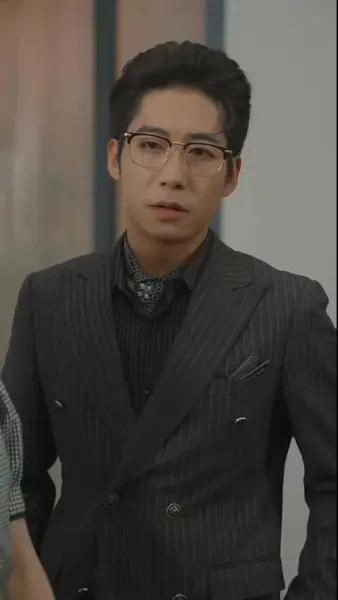  เมียสองบุคลิกของประธานลี่