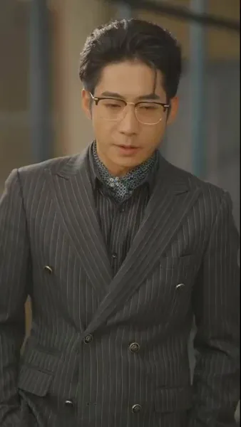  เมียสองบุคลิกของประธานลี่