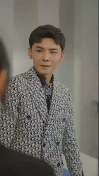  เมียสองบุคลิกของประธานลี่