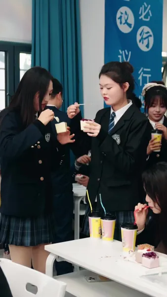 ทายาทตัวจริง กลับมาแล้ว(พากย์เสียง)