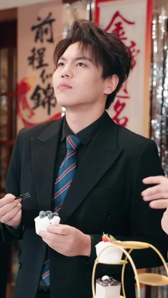 ทายาทตัวจริง กลับมาแล้ว(พากย์เสียง)