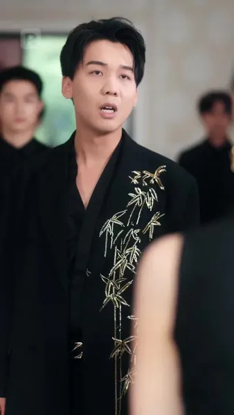 บอสแฝง: เริ่มเกมแล้วพวก