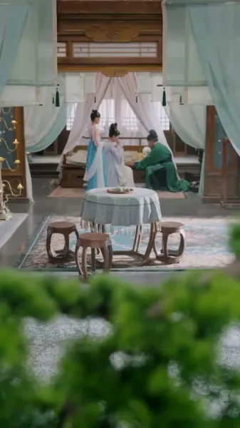 เงามายาในวังสลาย