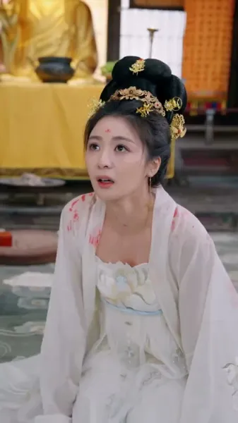 เงามายาในวังสลาย