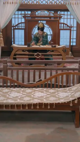 เงามายาในวังสลาย