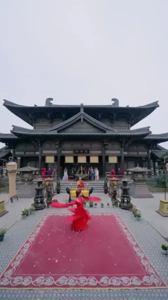 เงามายาในวังสลาย