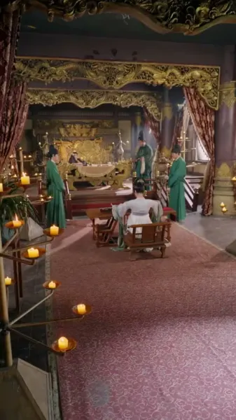 เงามายาในวังสลาย