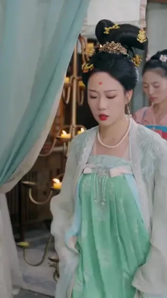 เงามายาในวังสลาย