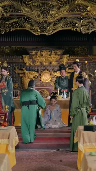 เงามายาในวังสลาย