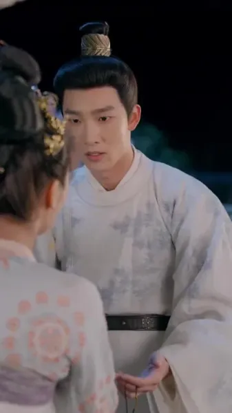 เงามายาในวังสลาย