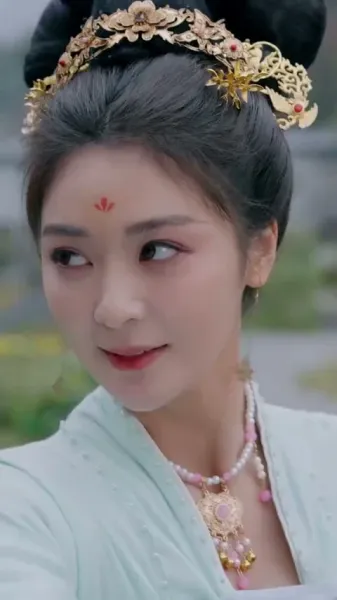 เงามายาในวังสลาย