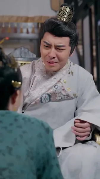 เงามายาในวังสลาย