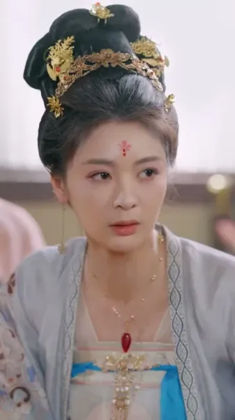 เงามายาในวังสลาย