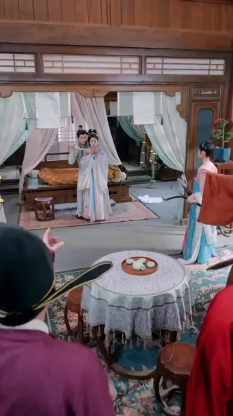 เงามายาในวังสลาย